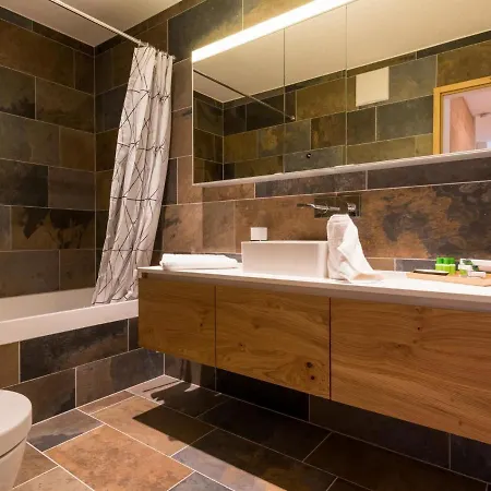Montela Haus D Apartment